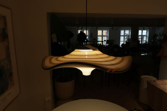 Pendel MADE BY HAND Flying Lamp Ø78, Golden Sand