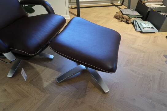 Lænestol BERG FURNITURE Nasa Armchair W. Leather. Rustical med skammel