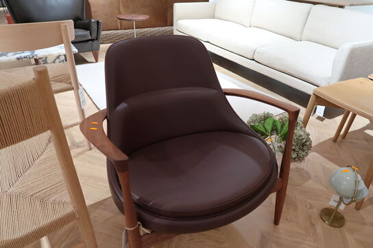 Lænestol ELIZABETH IB Kofod-Larsen Olie Valnød Dakar 0329