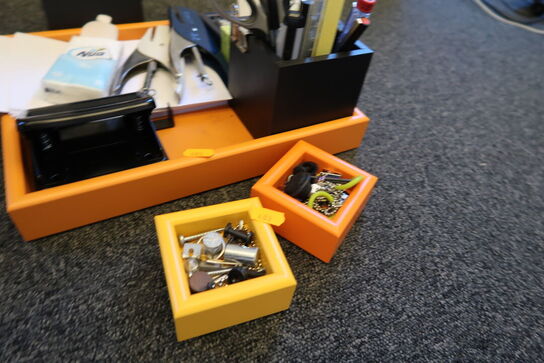 Div. Bakker MONTANA med indhold