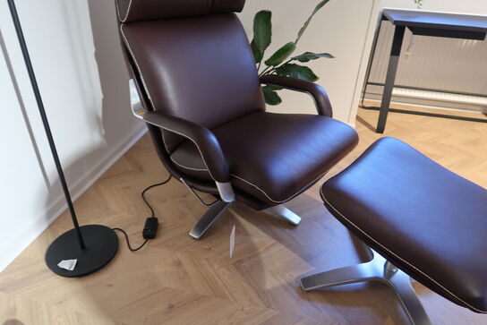 Lænestol BERG FURNITURE Nasa Armchair W. Leather. Rustical med skammel