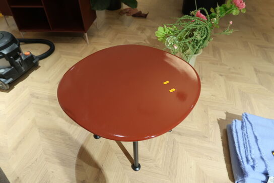 Sofabord GUBI Carmel Coffee Table Black Semi Matt / Rock