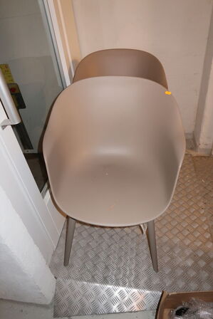 2 stk. spisebordsstole GUBI Bat Dining Chair New Beige