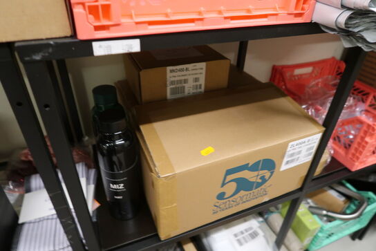 Div. Tilbehør, reservedele, reoler med indhold m.m.