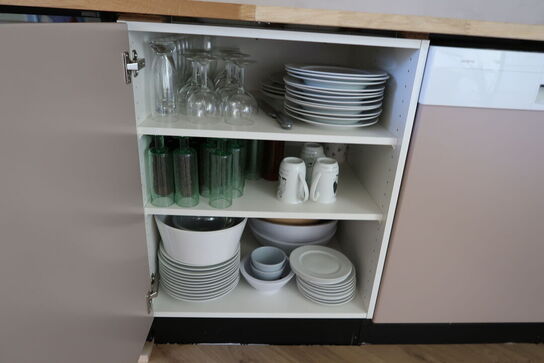 Div. Køkkenservice FERM LIVING, bakker m.m.