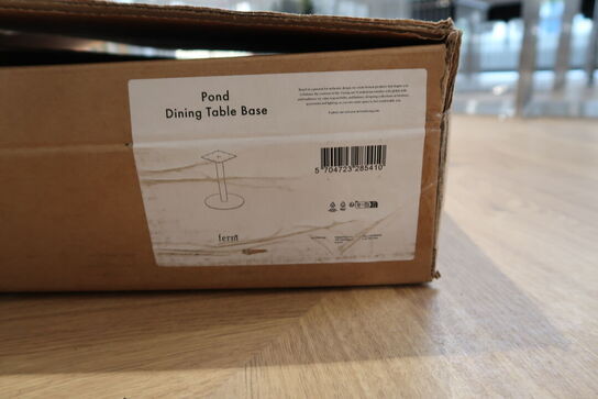 Stel FERM LIVING Pond Dining Table Base