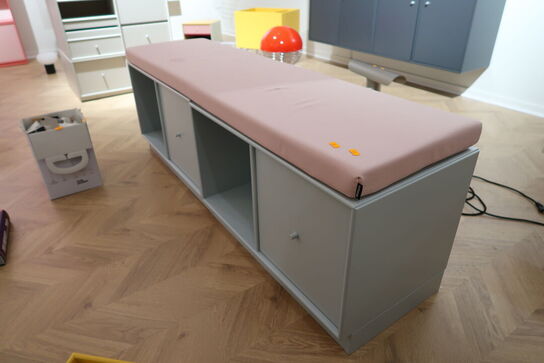 2 stk. bænke/reoler/skabe MONTANA med hynde