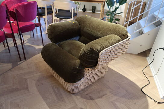 LænestolGUBI Basket Rattan / Mumble