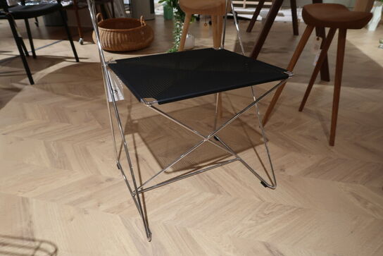 Stol HAY X-Line Sort/chrome