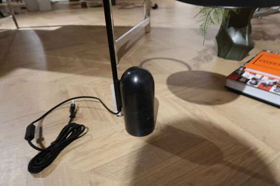 Bordlampe FERM LIVING Arum Table Lamp Black