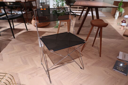 Stol HAY X-Line Sort/chrome