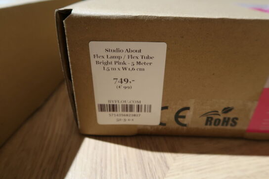 LED-lys STUDIO ABOUT Flex Lamp / Flex Tube Bright Pink - 5 Meter