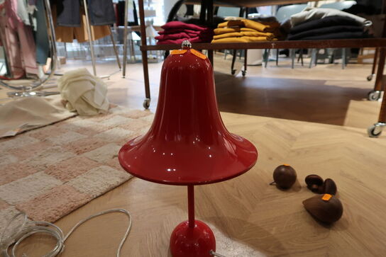 Bordlampe VERPAN Pantom Bright Red Lille