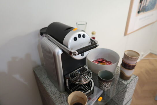 Reolsystem med kaffemaskine NESPRESSO