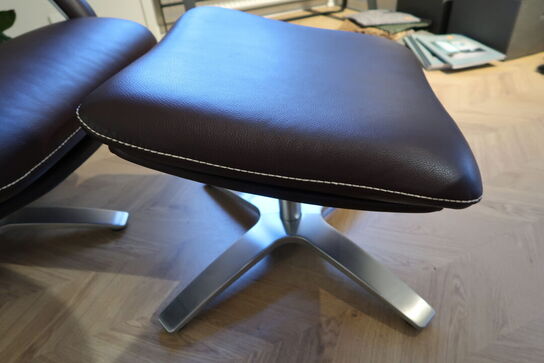 Lænestol BERG FURNITURE Nasa Armchair W. Leather. Rustical med skammel
