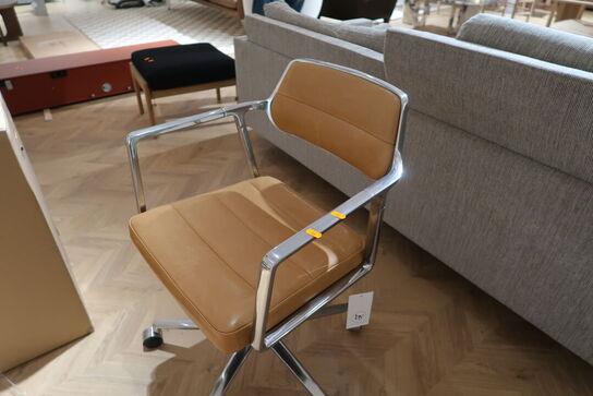 Kontorstol VIPP Vipp453 Swivel+ Chair Camel Leather 101