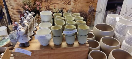 Varelager og salgsvarer i butik (OBS: Læs beskrivelse!)