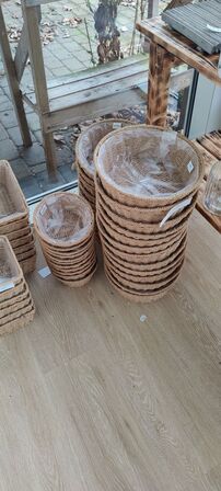 Varelager og salgsvarer i butik (OBS: Læs beskrivelse!)