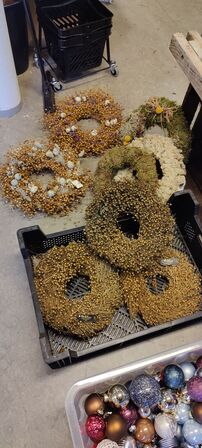 Varelager og salgsvarer i butik (OBS: Læs beskrivelse!)