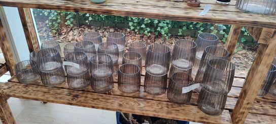 Varelager og salgsvarer i butik (OBS: Læs beskrivelse!)