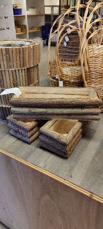 Varelager og salgsvarer i butik (OBS: Læs beskrivelse!)