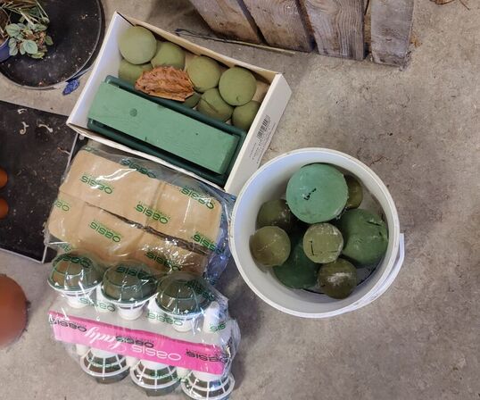 Varelager og salgsvarer i butik (OBS: Læs beskrivelse!)