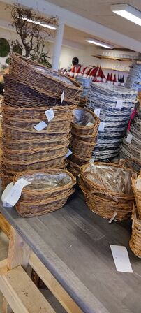 Varelager og salgsvarer i butik (OBS: Læs beskrivelse!)