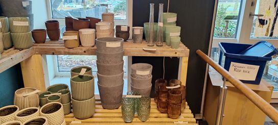 Varelager og salgsvarer i butik (OBS: Læs beskrivelse!)