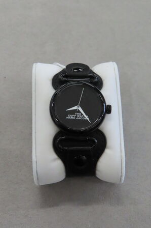 The Cuff Watch Marc Jacobs, 36 MM