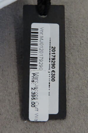 Dameur Fra Marc Jacobs Med Sort Rem Og Stål Detaljer