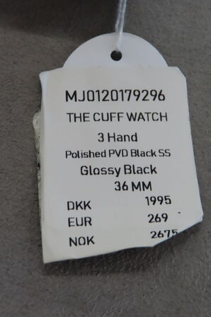 Marc Jacobs The Cuff Watch Med Pink Rem