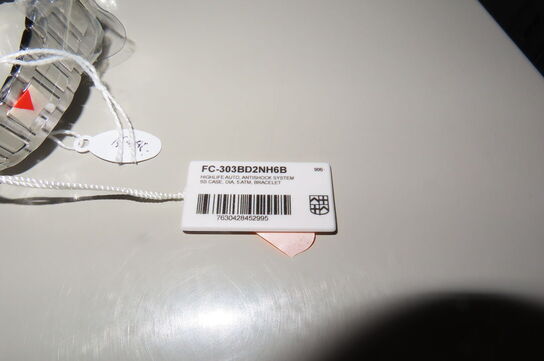 Herreur Frederique Constant med modelnummer og stålarmbånd