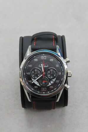 Ur Med Sort Urskive Og Kronograf Funktioner