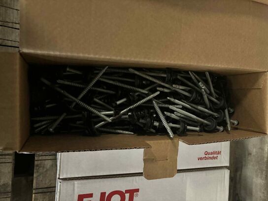 10 stk kasser med tagskruer EJOT