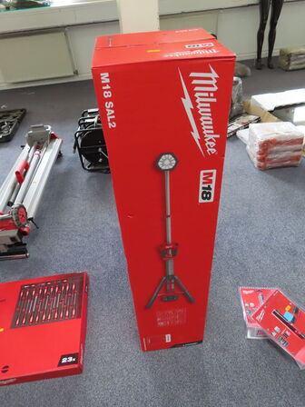 Lystårn / Arbejdslampe M18 - MILWAUKEE M18 SAL2