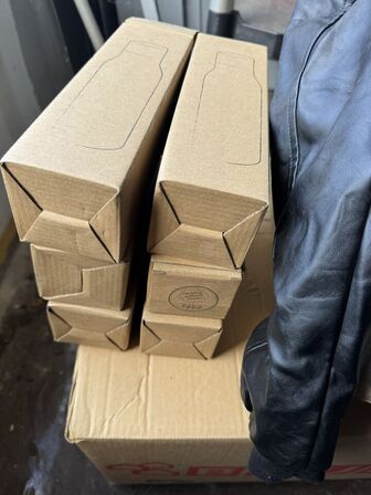 6 stk. TEAM BRONUTS drikkeflaske og jakker