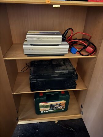 2 låget skab inkl. Indhold