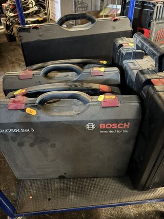 Spændingsmåler, BOSCH, hertil tomme plastkasser