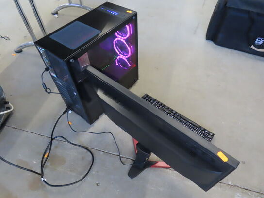 Gaming PC med Skærm og tastetur (TUF, ACER)