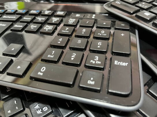 20 stk. tastature, LOGITECH SOLAR K750