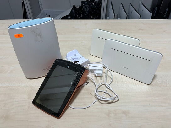 Assorteret routers og Touchpad