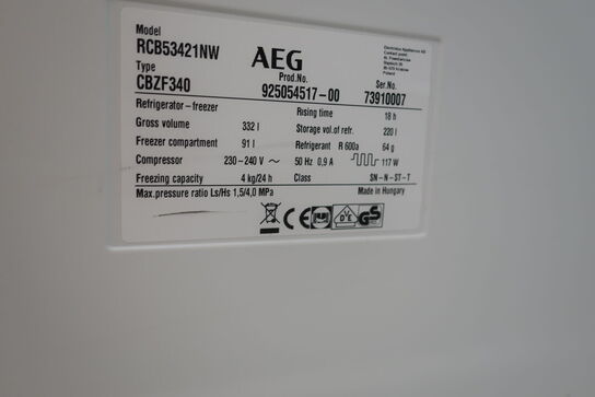 Køle-/fryseskab AEG RCB53421NW