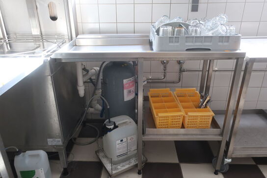Hætteopvaskemaskine HOBART AMX-10 med vaskebord 