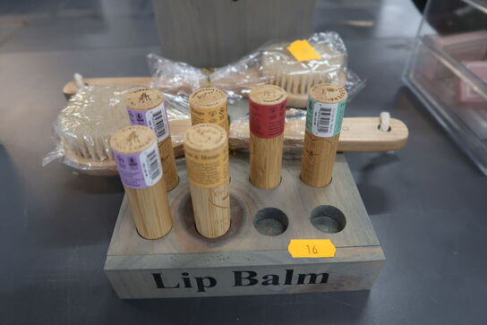 6 pcs. Leaving Pomads BEE BELLA and 2 pcs. Harbeds