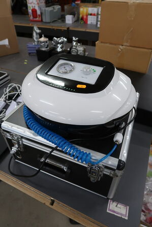 Vacuum machine Derma Renew