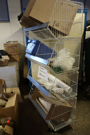 Reolsystem med indhold