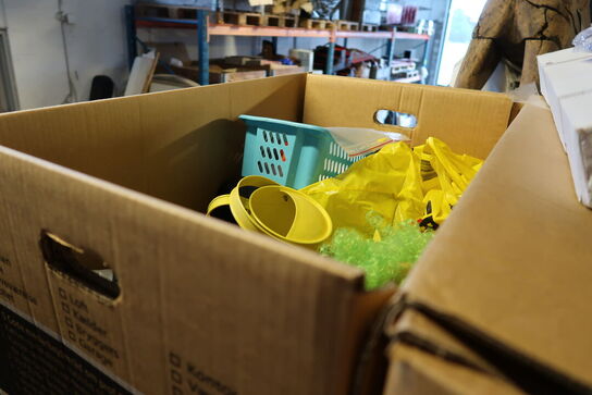 Div. Rekvisitter på hylde