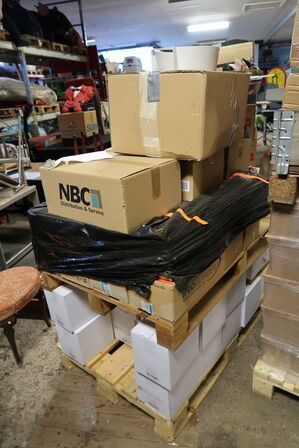 Palle med div. Dvd'er m.m.