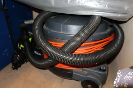 Opbevaringsvogn/skab med indhold