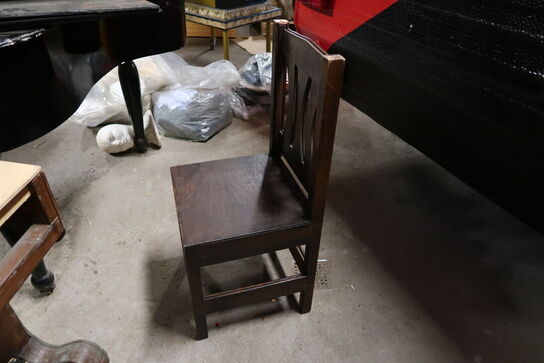 Klaver JOHN STROHMENGER & SONS London samt stol